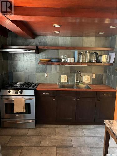 2134 Halifax Street, Regina, SK - Indoor Photo Showing Kitchen