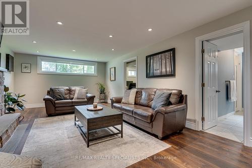 258 Glenwood Crescent, Caledon (Bolton East), ON - Indoor Photo Showing Living Room