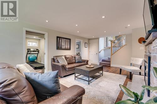 258 Glenwood Crescent, Caledon (Bolton East), ON - Indoor Photo Showing Living Room