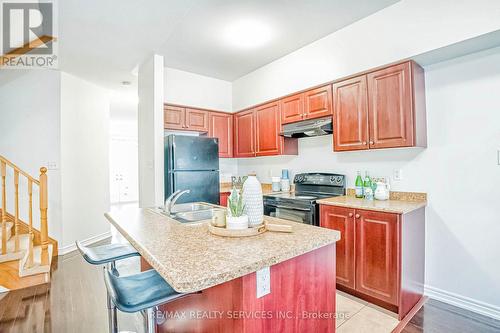 85 Frenchpark Circle, Brampton (Credit Valley), ON - Indoor Photo Showing Kitchen With Double Sink