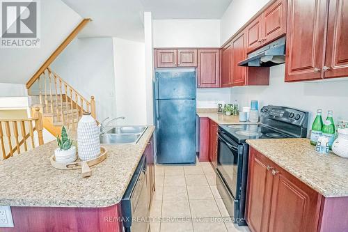 85 Frenchpark Circle, Brampton (Credit Valley), ON - Indoor Photo Showing Kitchen With Double Sink