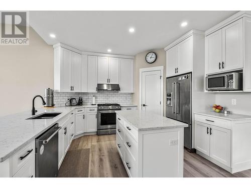 2045 Galore Crescent, Kamloops, BC - Indoor Photo Showing Kitchen With Upgraded Kitchen