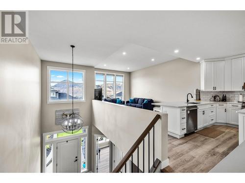 2045 Galore Crescent, Kamloops, BC - Indoor Photo Showing Kitchen