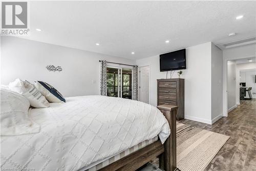 6532 Beatty Line N, Fergus, ON - Indoor Photo Showing Bedroom