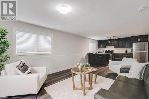 6532 Beatty Line N, Fergus, ON - Indoor Photo Showing Living Room