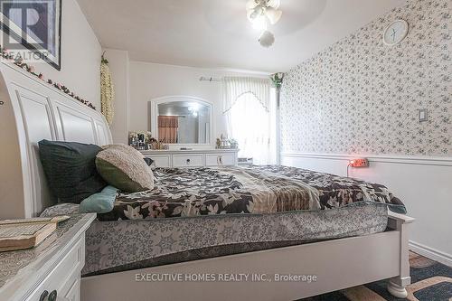 1690 Victoria Park, Toronto (Victoria Village), ON - Indoor Photo Showing Bedroom