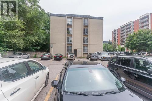 1690 Victoria Park, Toronto (Victoria Village), ON - Outdoor