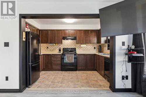 92 Shrewsbury Drive, Whitby (Brooklin), ON - Indoor Photo Showing Kitchen