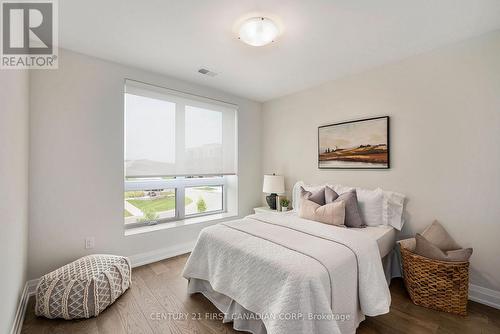 315 - 1975 Fountain Grass Drive, London, ON - Indoor Photo Showing Bedroom