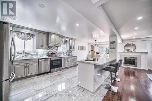 52 Yatesbury Road, Toronto (Bayview Woods-Steeles), ON - Indoor Photo Showing Kitchen With Upgraded Kitchen