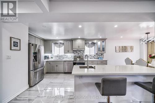 52 Yatesbury Road, Toronto (Bayview Woods-Steeles), ON - Indoor Photo Showing Kitchen With Upgraded Kitchen