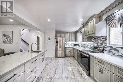 52 Yatesbury Road, Toronto (Bayview Woods-Steeles), ON - Indoor Photo Showing Kitchen With Upgraded Kitchen