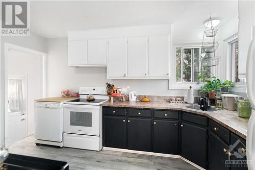 1493 Morisset Avenue, Ottawa, ON - Indoor Photo Showing Kitchen