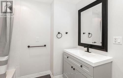 11 Garnet Street, St. Catharines, ON - Indoor Photo Showing Bathroom