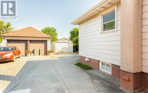 11 Garnet Street, St. Catharines, ON - Outdoor With Exterior