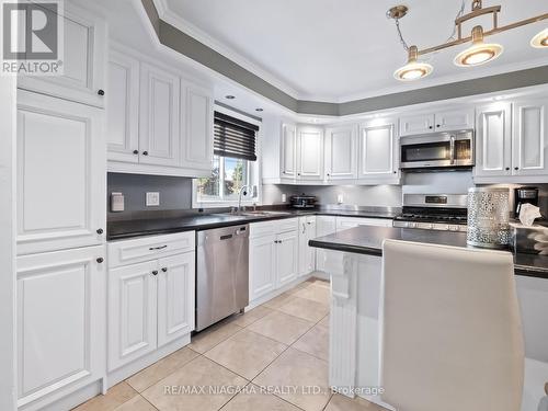 2206 Stevensville Road, Fort Erie, ON - Indoor Photo Showing Kitchen