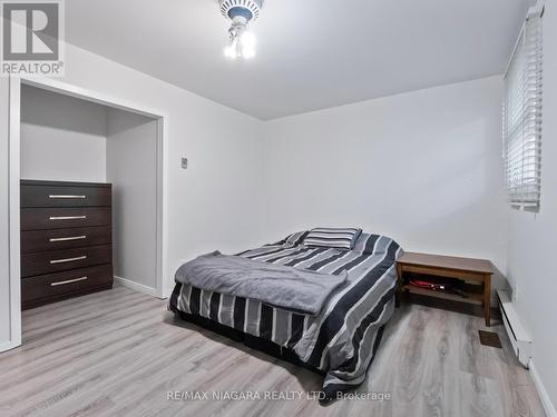 2206 Stevensville Road, Fort Erie, ON - Indoor Photo Showing Bedroom