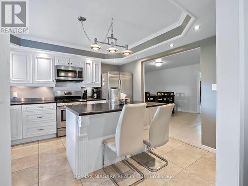 2206 Stevensville Road, Fort Erie, ON - Indoor Photo Showing Kitchen With Upgraded Kitchen