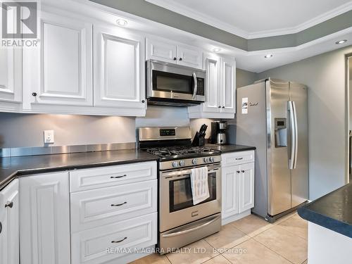 2206 Stevensville Road, Fort Erie, ON - Indoor Photo Showing Kitchen