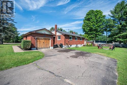 33486 Highway 17, Deep River, ON - Outdoor