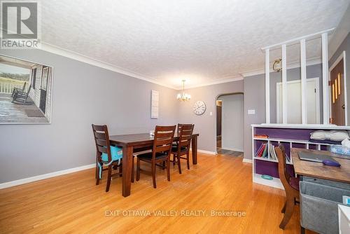 33486 Highway 17, Deep River, ON - Indoor Photo Showing Dining Room