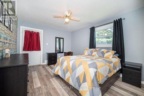 33486 Highway 17, Deep River, ON - Indoor Photo Showing Bedroom