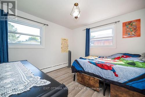 33486 Highway 17, Deep River, ON - Indoor Photo Showing Bedroom