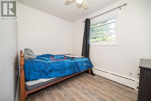 33486 Highway 17, Deep River, ON - Indoor Photo Showing Bedroom