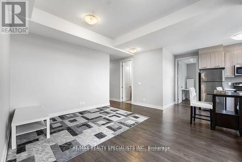 503 - 150 Main Street W, Hamilton, ON - Indoor Photo Showing Kitchen