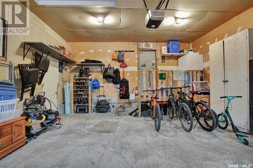 14 Mccully Crescent, Saskatoon, SK - Indoor Photo Showing Garage