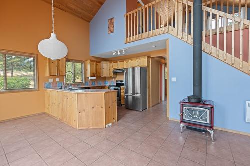 3230 Salmon River Road, Salmon Arm, BC - Indoor Photo Showing Other Room