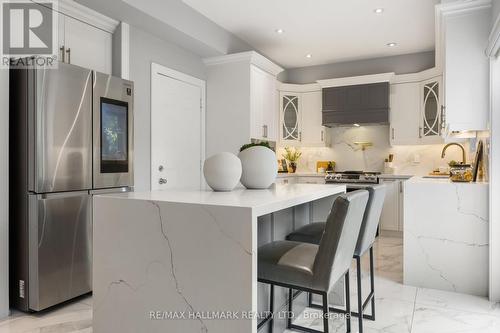 48 Post Oak Drive, Richmond Hill, ON - Indoor Photo Showing Kitchen With Stainless Steel Kitchen With Upgraded Kitchen