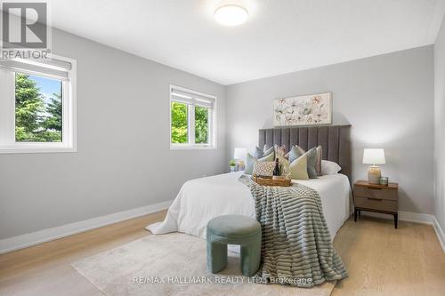 48 Post Oak Drive, Richmond Hill, ON - Indoor Photo Showing Bedroom