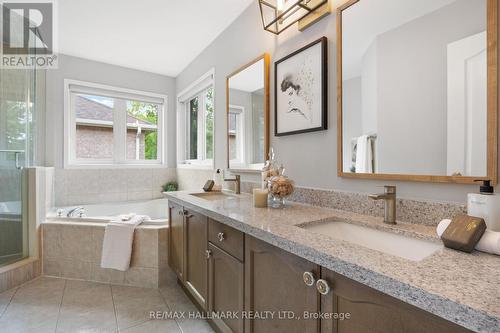 48 Post Oak Drive, Richmond Hill, ON - Indoor Photo Showing Bathroom