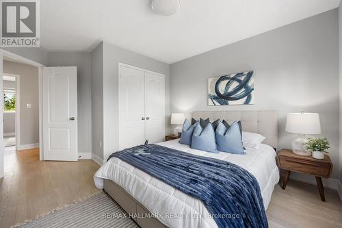 48 Post Oak Drive, Richmond Hill, ON - Indoor Photo Showing Bedroom