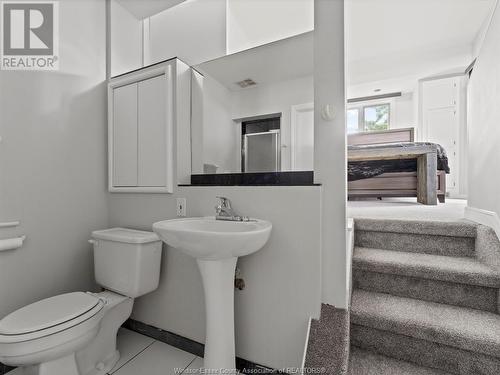 2576 Rossini, Windsor, ON - Indoor Photo Showing Bathroom