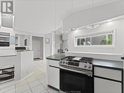 2576 Rossini, Windsor, ON - Indoor Photo Showing Kitchen