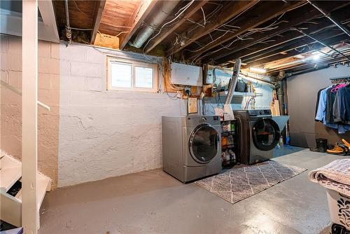 47 Lowell Avenue, St. Catharines, ON - Indoor Photo Showing Laundry Room