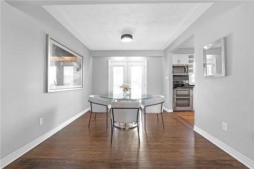 4 Cambria Court, Hamilton, ON - Indoor Photo Showing Dining Room