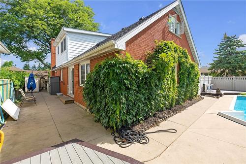 4 Cambria Court, Hamilton, ON - Outdoor With In Ground Pool With Exterior