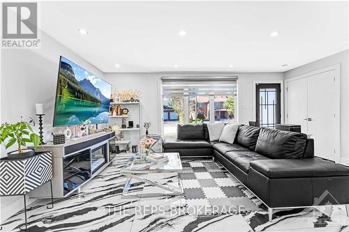 1373 Normandy Crescent, Ottawa, ON - Indoor Photo Showing Living Room