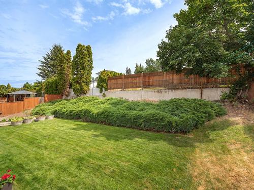 675 Seaford Road, Kelowna, BC - Outdoor With Backyard