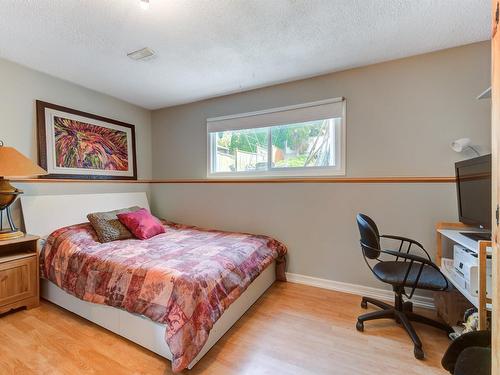 675 Seaford Road, Kelowna, BC - Indoor Photo Showing Bedroom