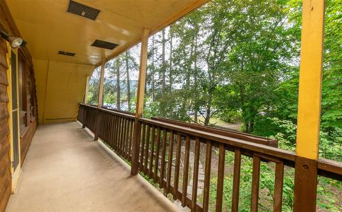 3811 11 Avenue, Salmon Arm, BC - Outdoor With Balcony With Exterior