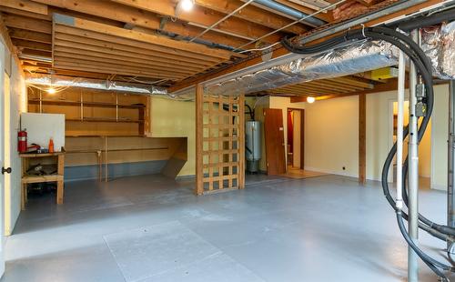 3811 11 Avenue, Salmon Arm, BC - Indoor Photo Showing Basement