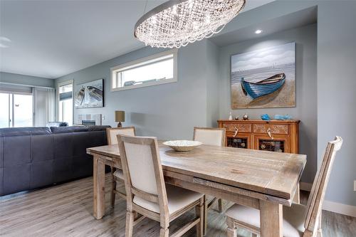 1386 Wilmot Avenue, Kelowna, BC - Indoor Photo Showing Dining Room