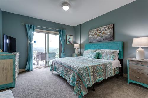 1386 Wilmot Avenue, Kelowna, BC - Indoor Photo Showing Bedroom