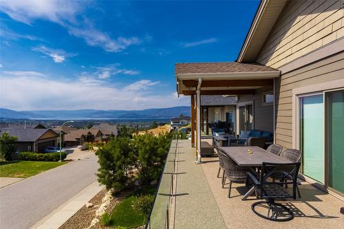 1386 Wilmot Avenue, Kelowna, BC - Outdoor With Deck Patio Veranda