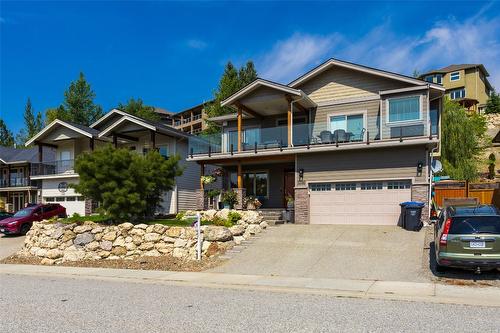 1386 Wilmot Avenue, Kelowna, BC - Outdoor With Facade