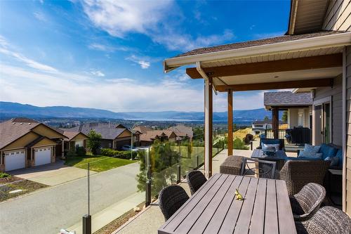 1386 Wilmot Avenue, Kelowna, BC - Outdoor With Deck Patio Veranda